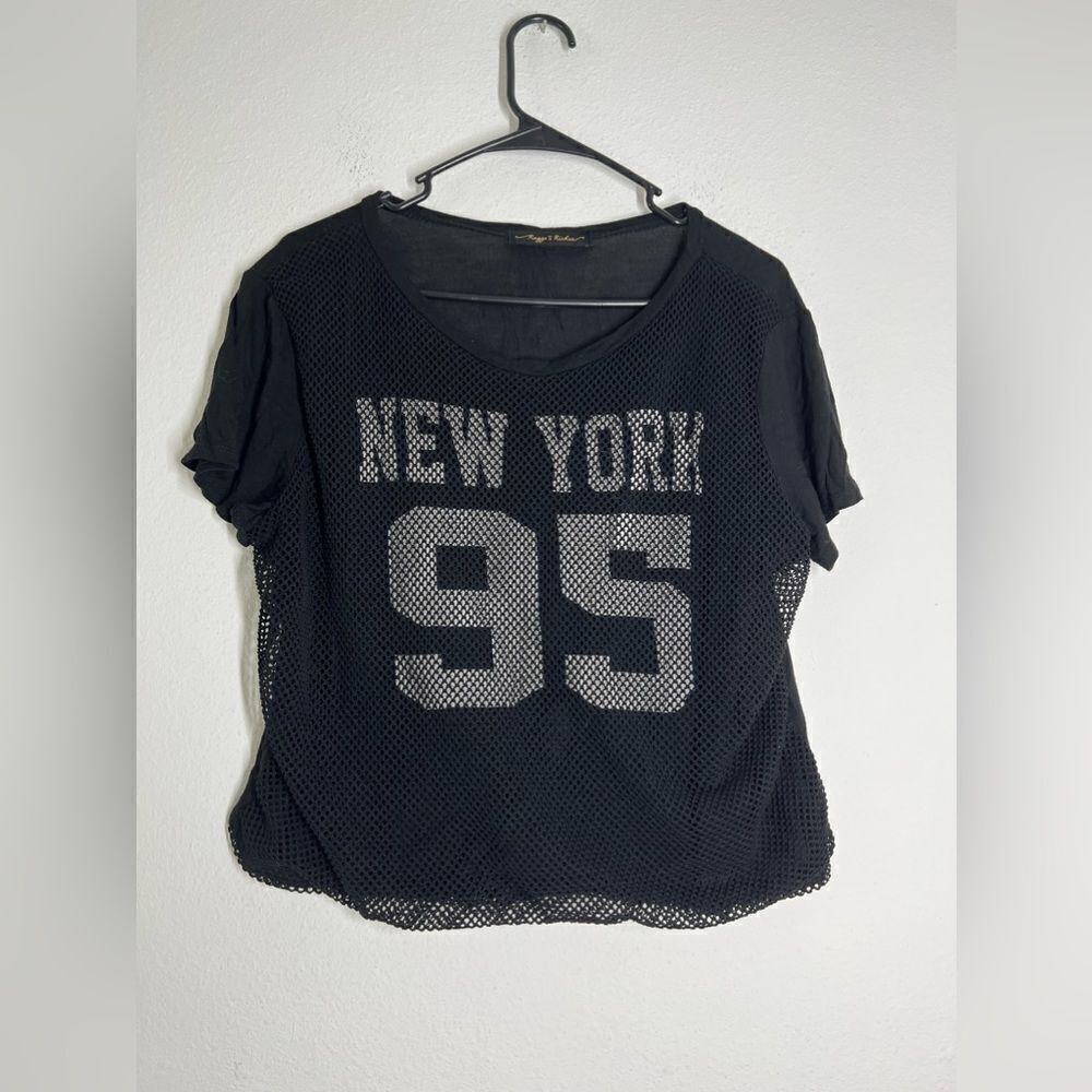 RAGGS II RICHES T-Shirt w/ Graphic Print And Layer of Netting, Size M